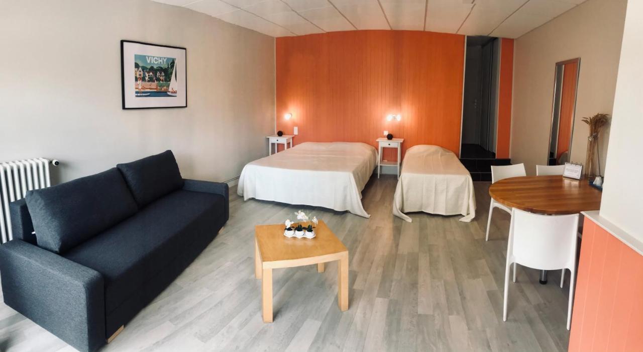 Le Clos Fleuri - Maison Vigier Maringues Экстерьер фото
